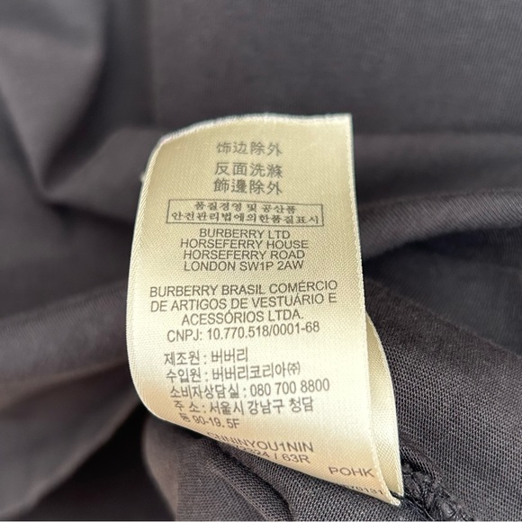 Burberry Men's small petite black crewneck short sleeve shirt Black logo - Picture 9 of 10